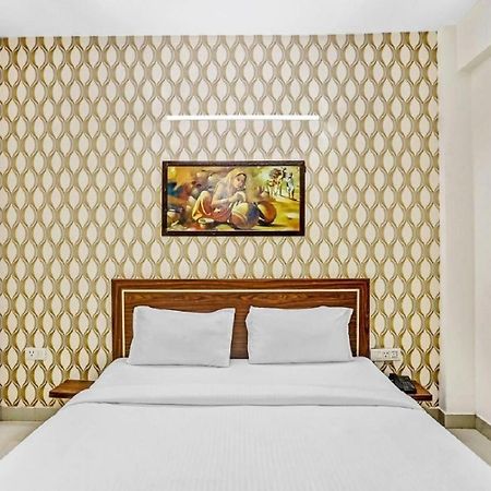 Hotel Noida Continental At Noida City Center Εξωτερικό φωτογραφία