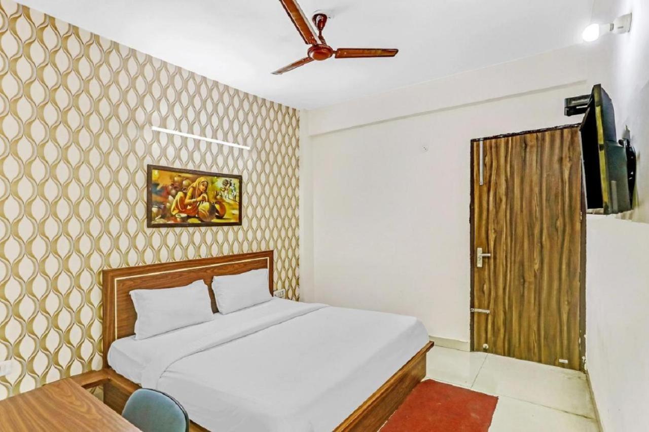 Hotel Noida Continental At Noida City Center Εξωτερικό φωτογραφία