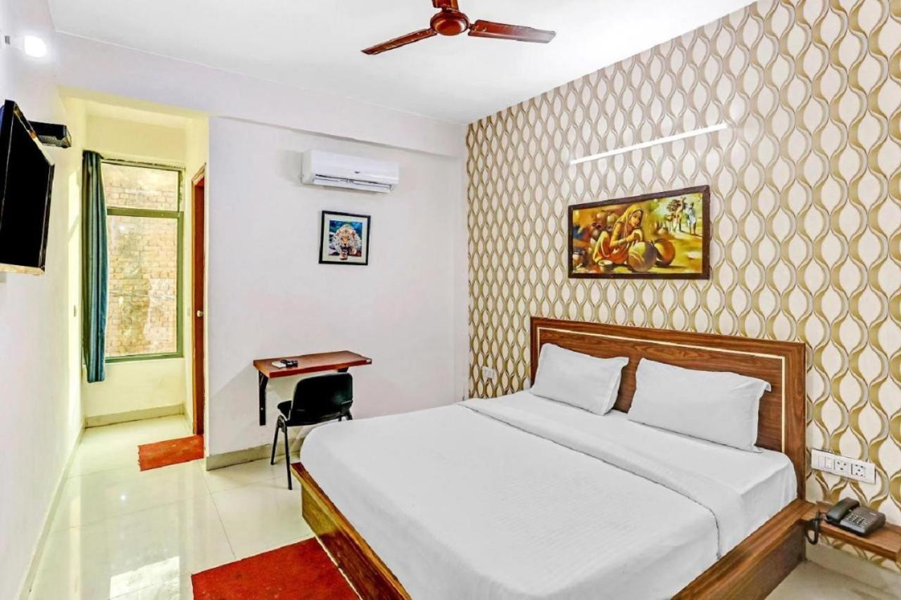 Hotel Noida Continental At Noida City Center Εξωτερικό φωτογραφία