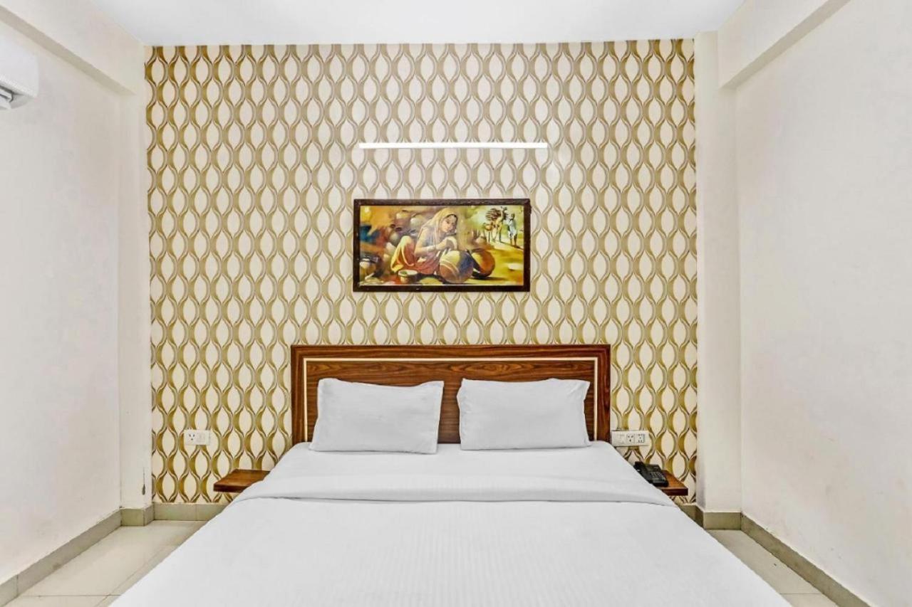 Hotel Noida Continental At Noida City Center Εξωτερικό φωτογραφία