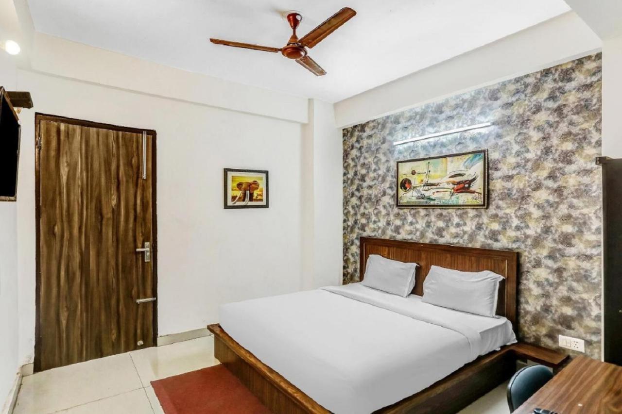 Hotel Noida Continental At Noida City Center Εξωτερικό φωτογραφία